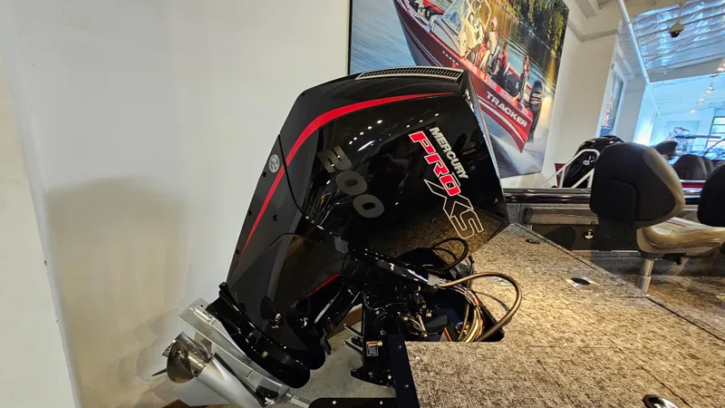 Slide: The Image of 2025 Tracker Targa V-19 WT boat with powerful Mercury Pro XS outboard motor. - 5