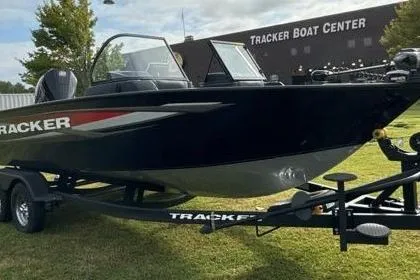 Slide: The Image of 2025 Tracker Targa V-19 WT boat on trailer at Tracker Boat Center. - 16