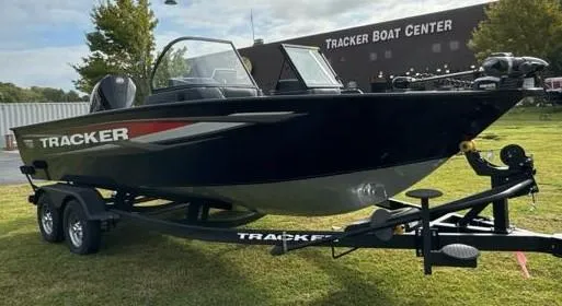 Slide: The Image of 2025 Tracker Targa V-19 WT boat on trailer at Tracker Boat Center. - 4