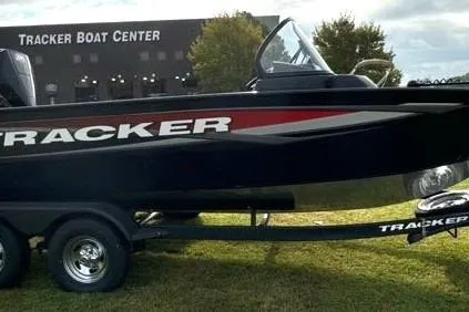 Slide: The Image of 2025 Tracker Targa V-19 WT boat on trailer at Tracker Boat Center. - 9