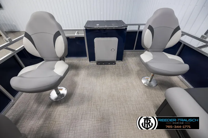 Slide: The Image of 2025 Avalon VEN RF interior with two swivel seats and a central console. - 15