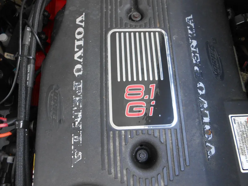 Slide: The Image of Volvo Penta 8.1 Gi engine in a 2004 Formula 37 PC boat. - 26