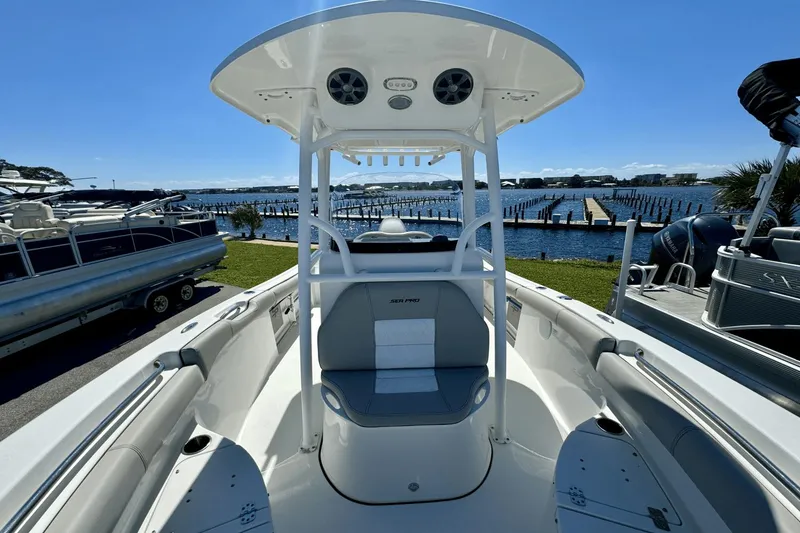 Slide: The Image of Sea Pro 219 CC 2019 - 7