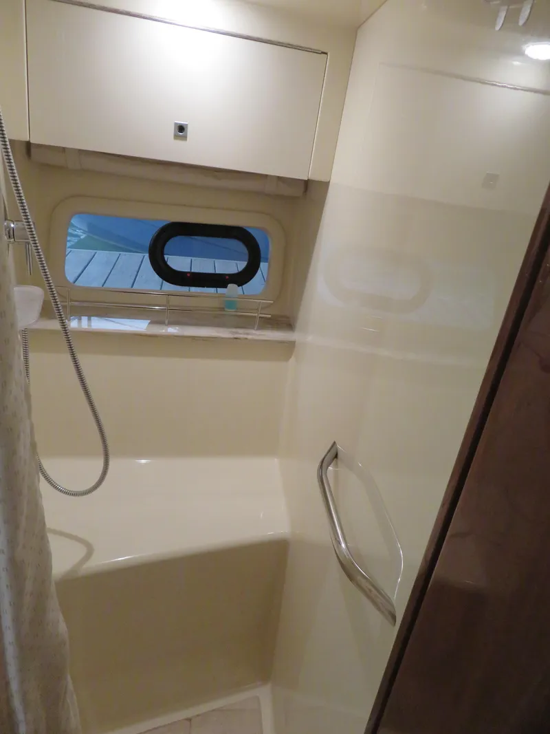 Slide: The Image of Sea Ray 470 Sundancer 2015 - 16