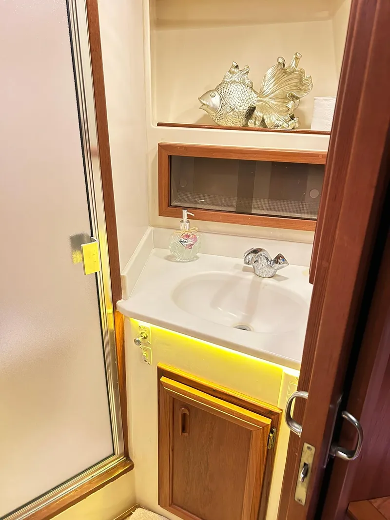 Slide: The Image of Carver Californian 48 1989 - 68