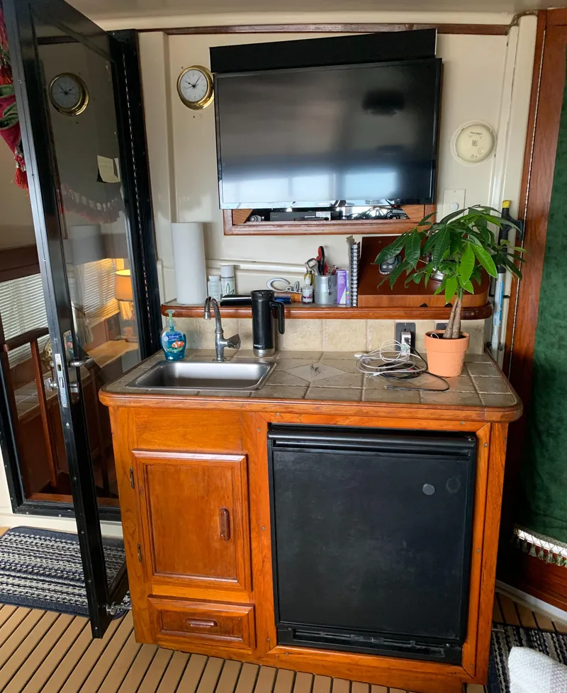 Slide: The Image of Carver Californian 48 1989 - 80