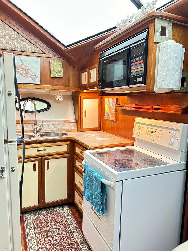 Slide: The Image of Carver Yachts Californian 48 1989 - 58