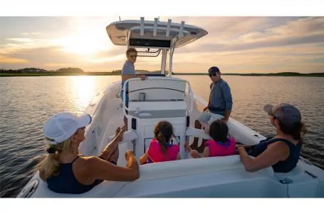 Slide: The Image of Sea Hunt Ultra 265 SE 2023 - 32