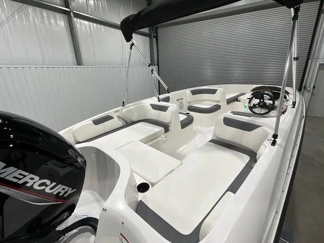 Slide: The Image of Bayliner Element E18 2025 - 9