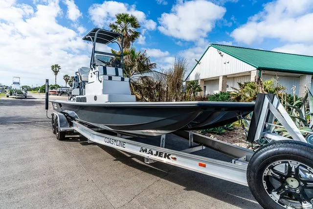 Slide: The Image of Majek 25 ILLUSION 2024 - 2