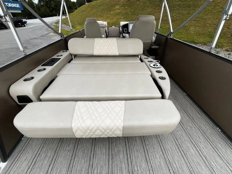 Slide: The Image of Premier 250 Grand Majestic 2021 - 54