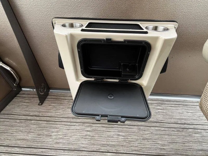 Slide: The Image of Premier 250 Grand Majestic 2021 - 72