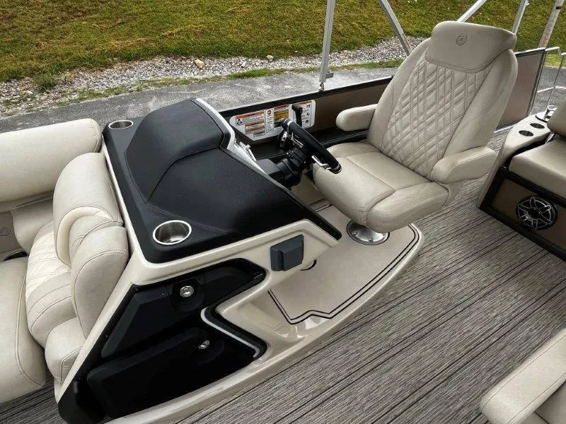 Slide: The Image of Premier 250 Grand Majestic 2021 - 81