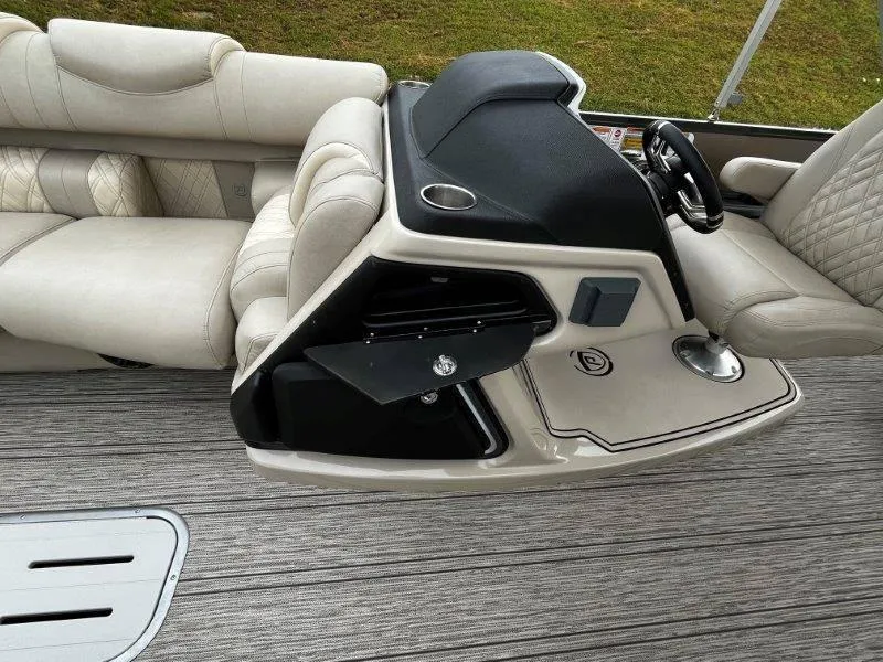 Slide: The Image of Premier 250 Grand Majestic 2021 - 83