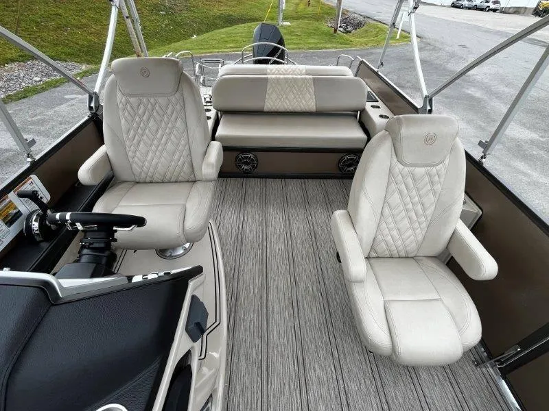 Slide: The Image of Premier 250 Grand Majestic 2021 - 89