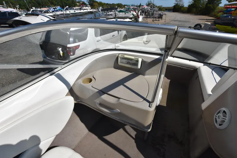 Slide: The Image of Bayliner 212 Capri 2003 - 17