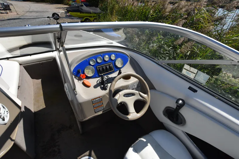 Slide: The Image of Bayliner 212 Capri 2003 - 18