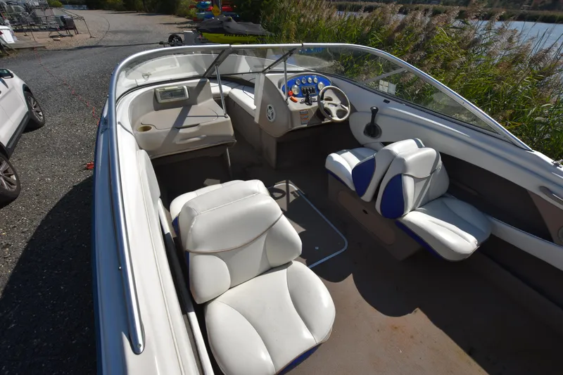 Slide: The Image of Bayliner 212 Capri 2003 - 22