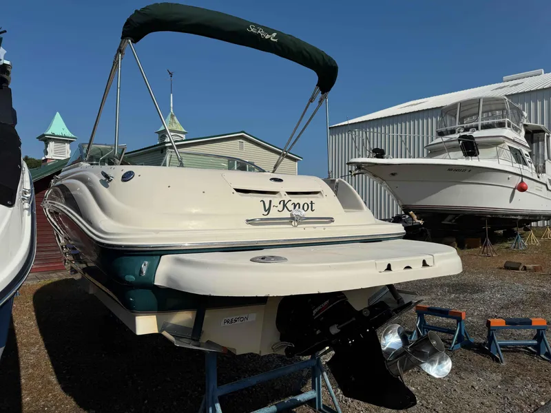 Slide: The Image of Sea Ray 240 Sundeck 2002 - 3
