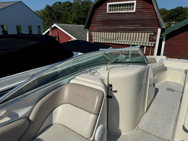 Slide: The Image of Sea Ray 240 Sundeck 2002 - 6