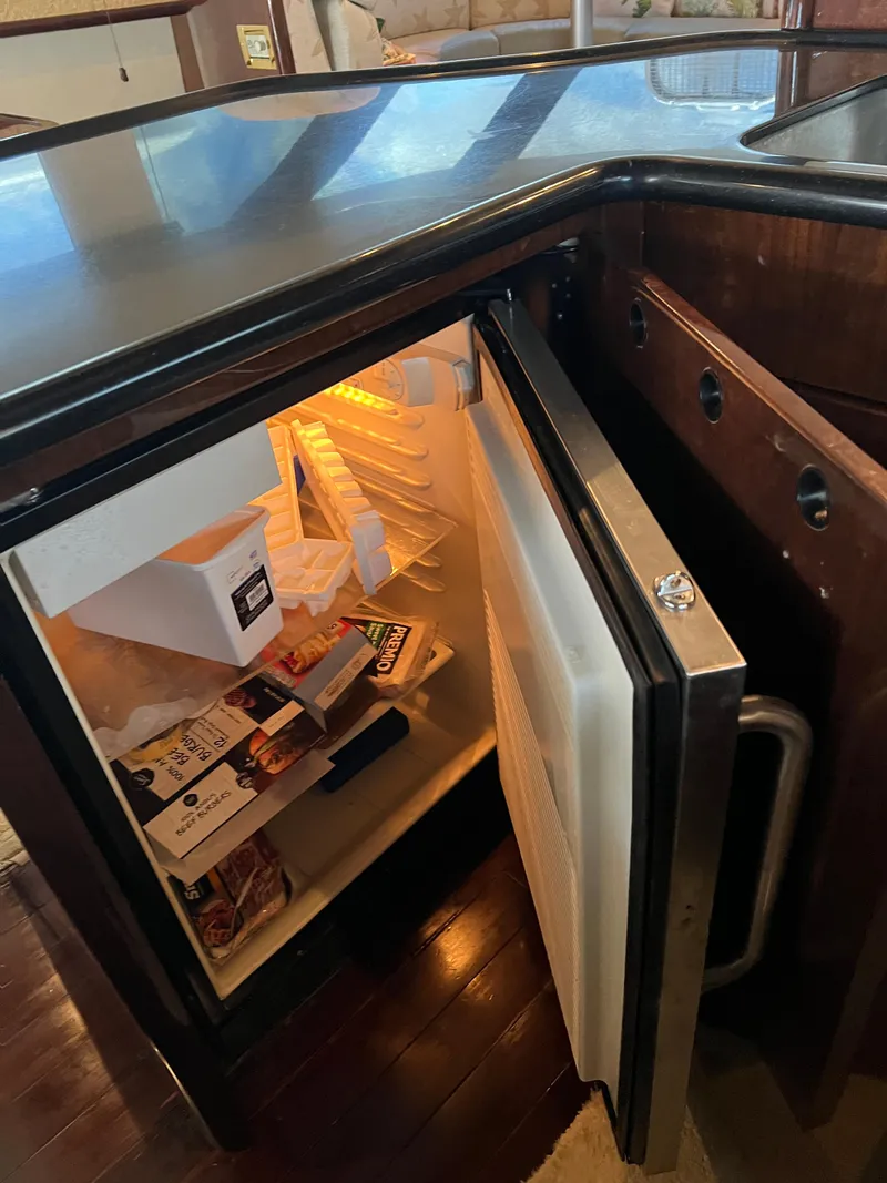 Slide: The Image of Neptunus 62 Flybridge 2005 - 50