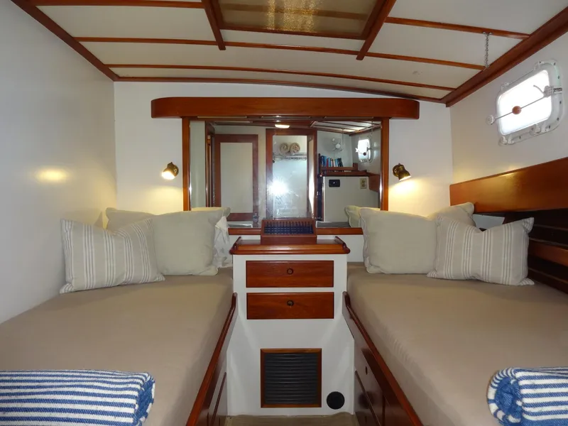 Slide: The Image of Jarvis Newman Newman 46 Down Easter 1982 - 126