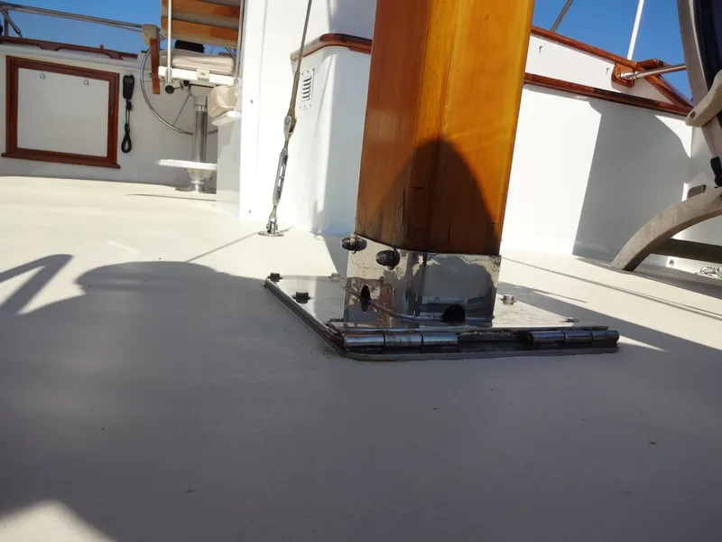 Slide: The Image of Jarvis Newman Newman 46 Down Easter 1982 - 191