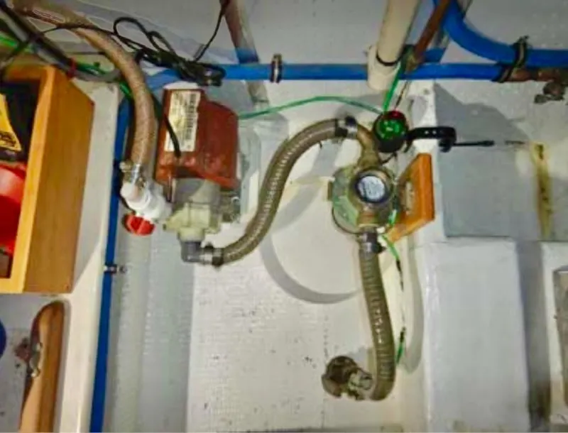 Slide: The Image of Jarvis Newman Newman 46 Down Easter 1982 - 313