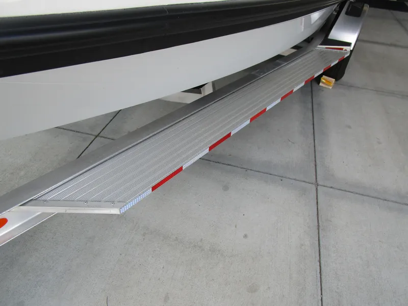 Slide: The Image of Maverick 18 HPX-V 2026 - 11