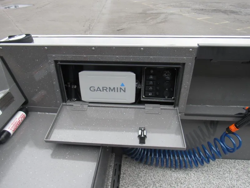 Slide: The Image of Alumaweld Adventurer 22 2026 - 11