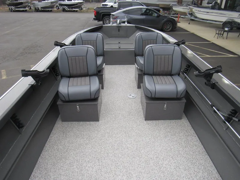 Slide: The Image of Alumaweld Adventurer 22 2026 - 12