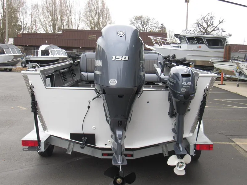 Slide: The Image of Alumaweld Adventurer 22 2026 - 4