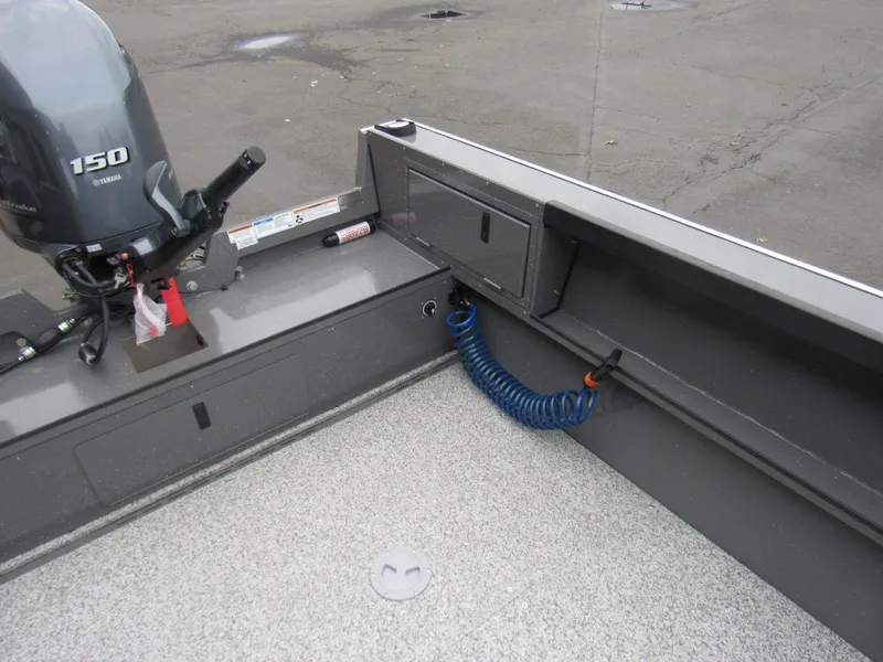 Slide: The Image of Alumaweld Adventurer 22 2026 - 9