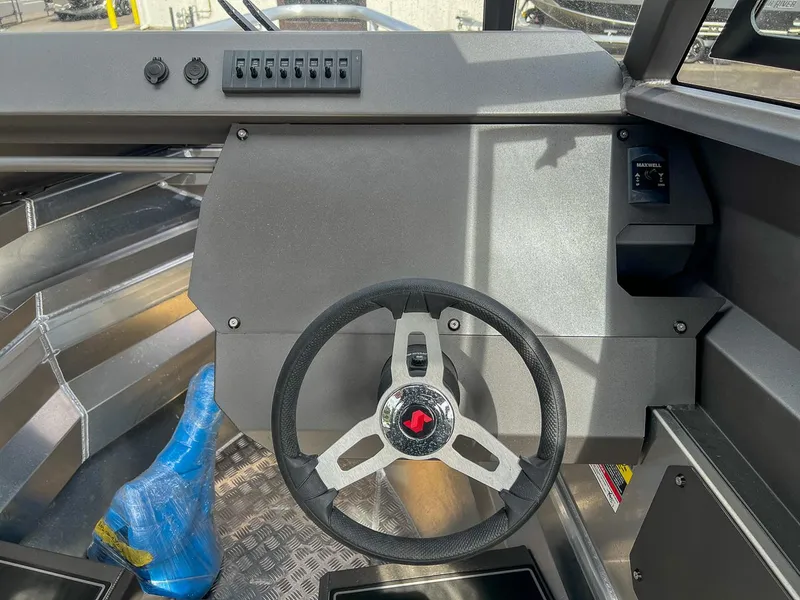 Slide: The Image of Stabi-Craft 2050 Supercab 2025 - 10