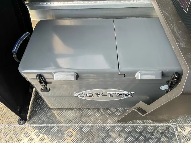 Slide: The Image of Stabi-Craft 2050 Supercab 2025 - 14