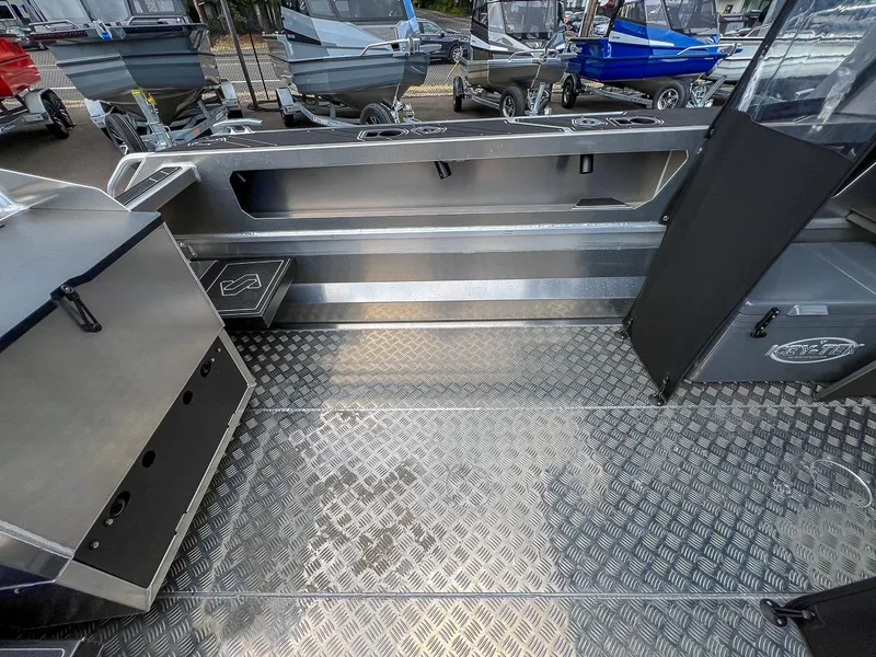 Slide: The Image of Stabi-Craft 2050 Supercab 2025 - 17