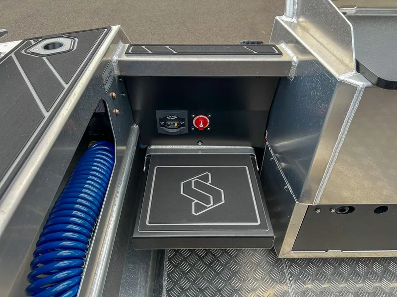 Slide: The Image of Stabi-Craft 2050 Supercab 2025 - 20