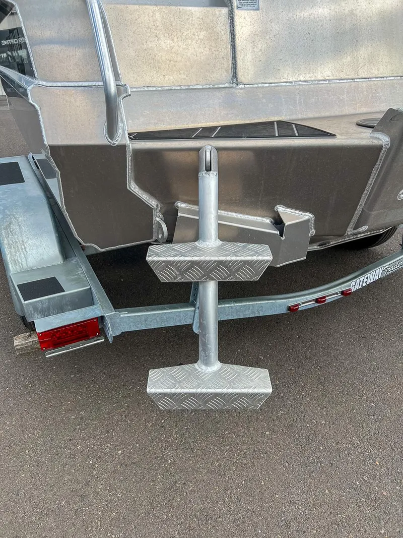 Slide: The Image of Stabi-Craft 2050 Supercab 2025 - 21