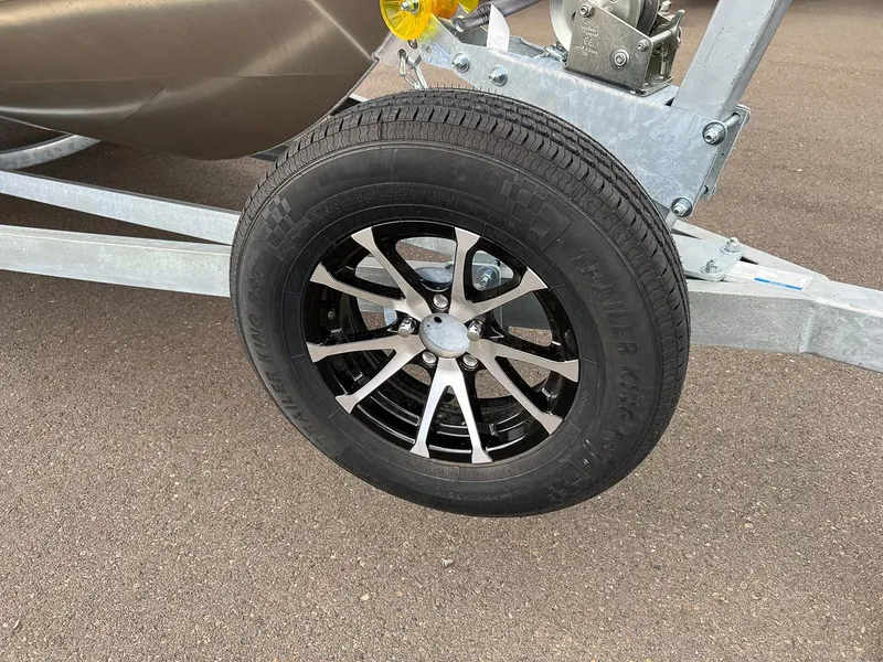 Slide: The Image of Stabi-Craft 2050 Supercab 2025 - 22