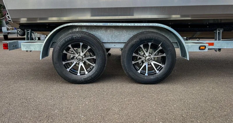 Slide: The Image of Stabi-Craft 2050 Supercab 2025 - 23