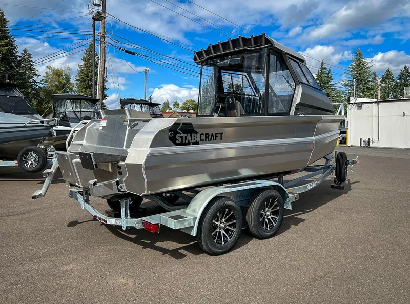 Slide: The Image of Stabi-Craft 2050 Supercab 2025 - 3