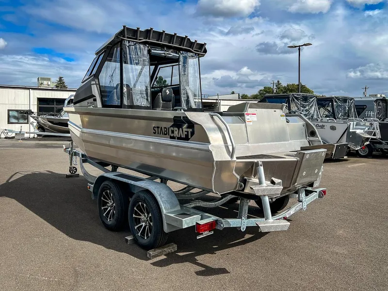 Slide: The Image of Stabi-Craft 2050 Supercab 2025 - 5