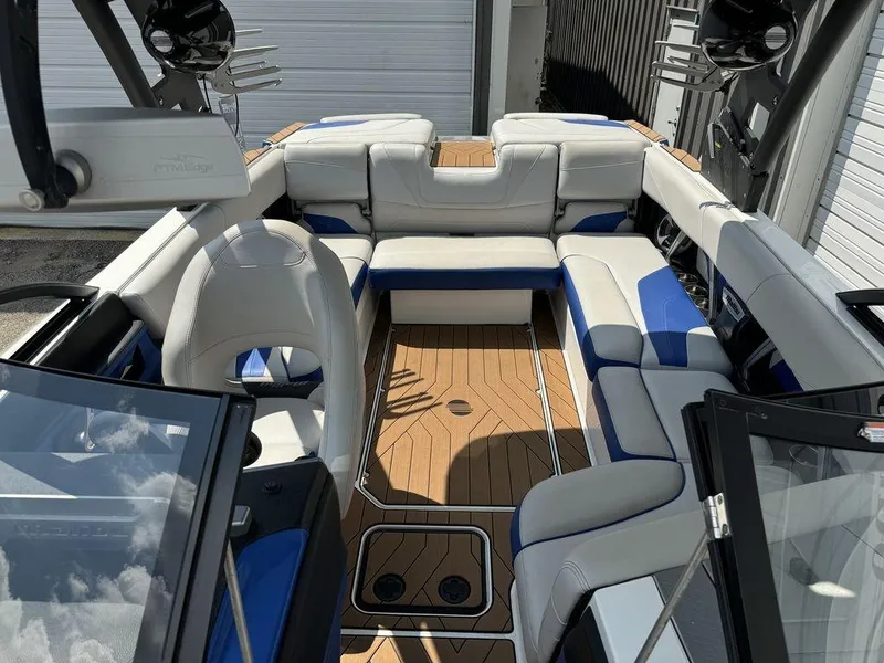 Slide: The Image of Malibu Wakesetter 22 MXZ 2018 - 10