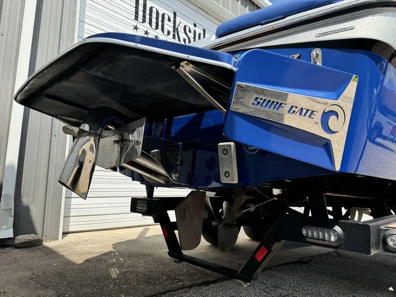 Slide: The Image of Malibu Wakesetter 22 MXZ 2018 - 2