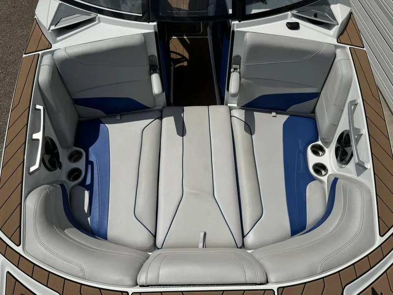 Slide: The Image of Malibu Wakesetter 22 MXZ 2018 - 8