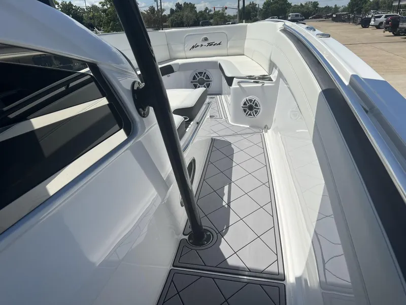 Slide: The Image of Nor-Tech 390 Sport Sport 2023 - 13