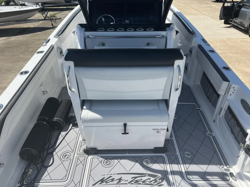 Slide: The Image of Nor-Tech 390 Sport Sport 2023 - 9