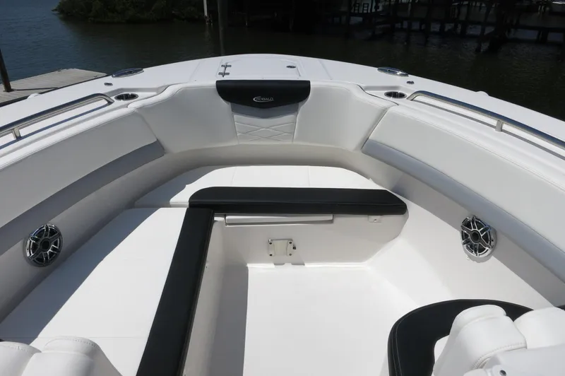 Slide: The Image of Robalo R317 Dual Console 2025 - 12