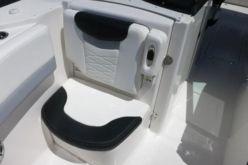 Slide: The Image of Robalo R317 Dual Console 2025 - 15