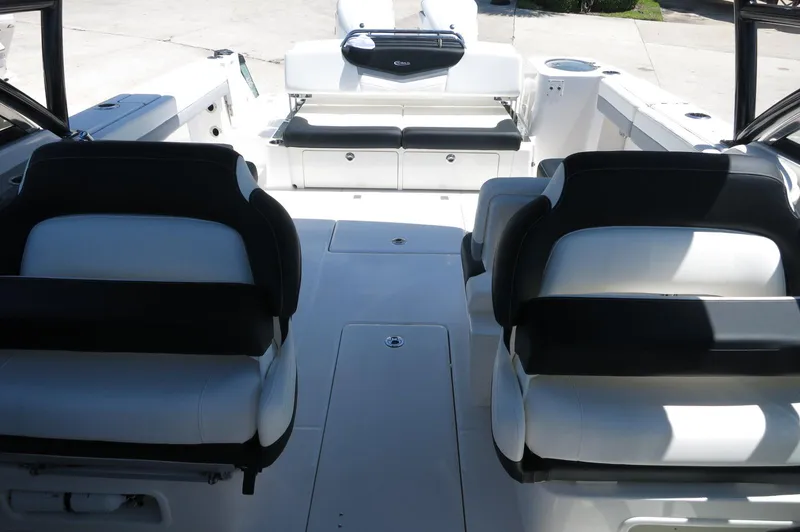 Slide: The Image of Robalo R317 Dual Console 2025 - 19